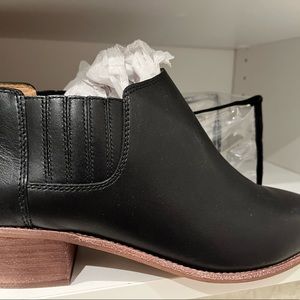 Brand new black mens Madewell boots. They are fine soft leather.